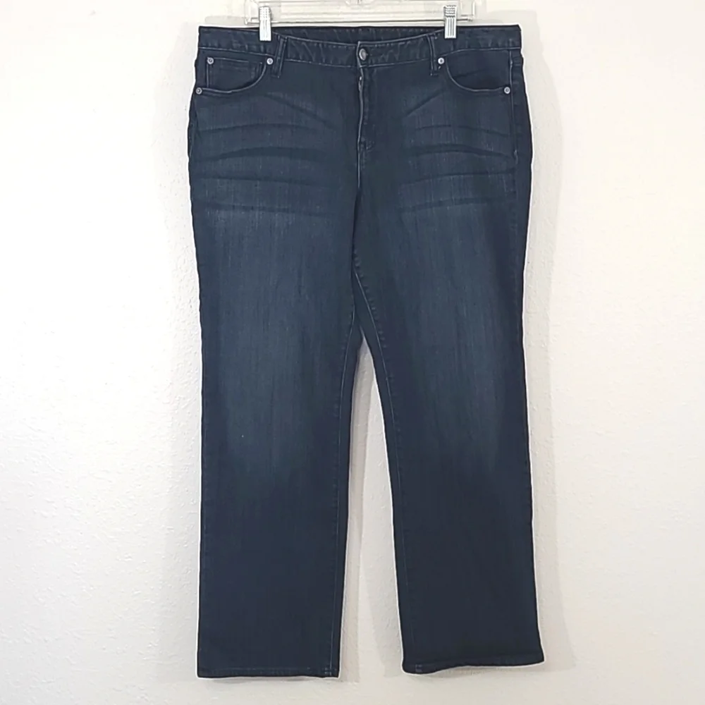 GAP Premium Curvy Straight Blue Denim Women's Jeans, size 18/34 R